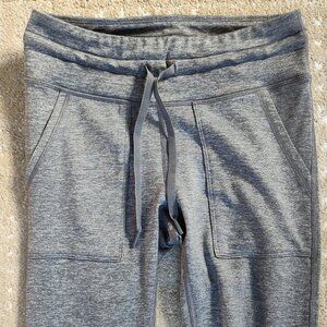 OFFLINE By Aerie Warmup Drawcord Legging Size Small Short